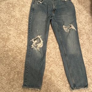 Abercrombie and Fitch high rise mom jeans medium wash destroyed. Size 28,6R